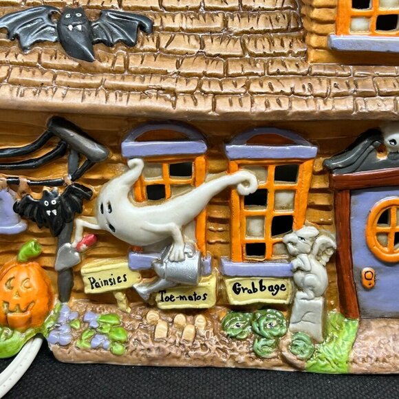 New in box limited edition Beasty Bungalow Creepy Hollow lighted figurine - Picture 7 of 9